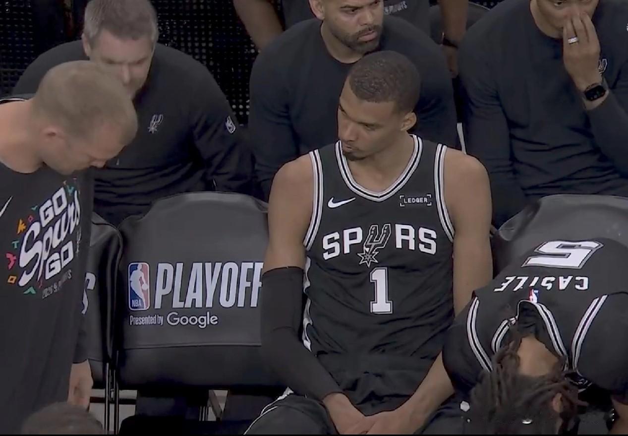 NBA西部半决赛实时战况，文班亚马半场21+11两双，马刺领先森林狼12分进入中