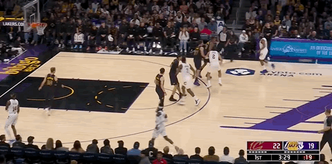 一抬手就是三次罚球！不懂就问：按照哈登的被犯规尺度，詹姆斯场均得多少罚球？ 