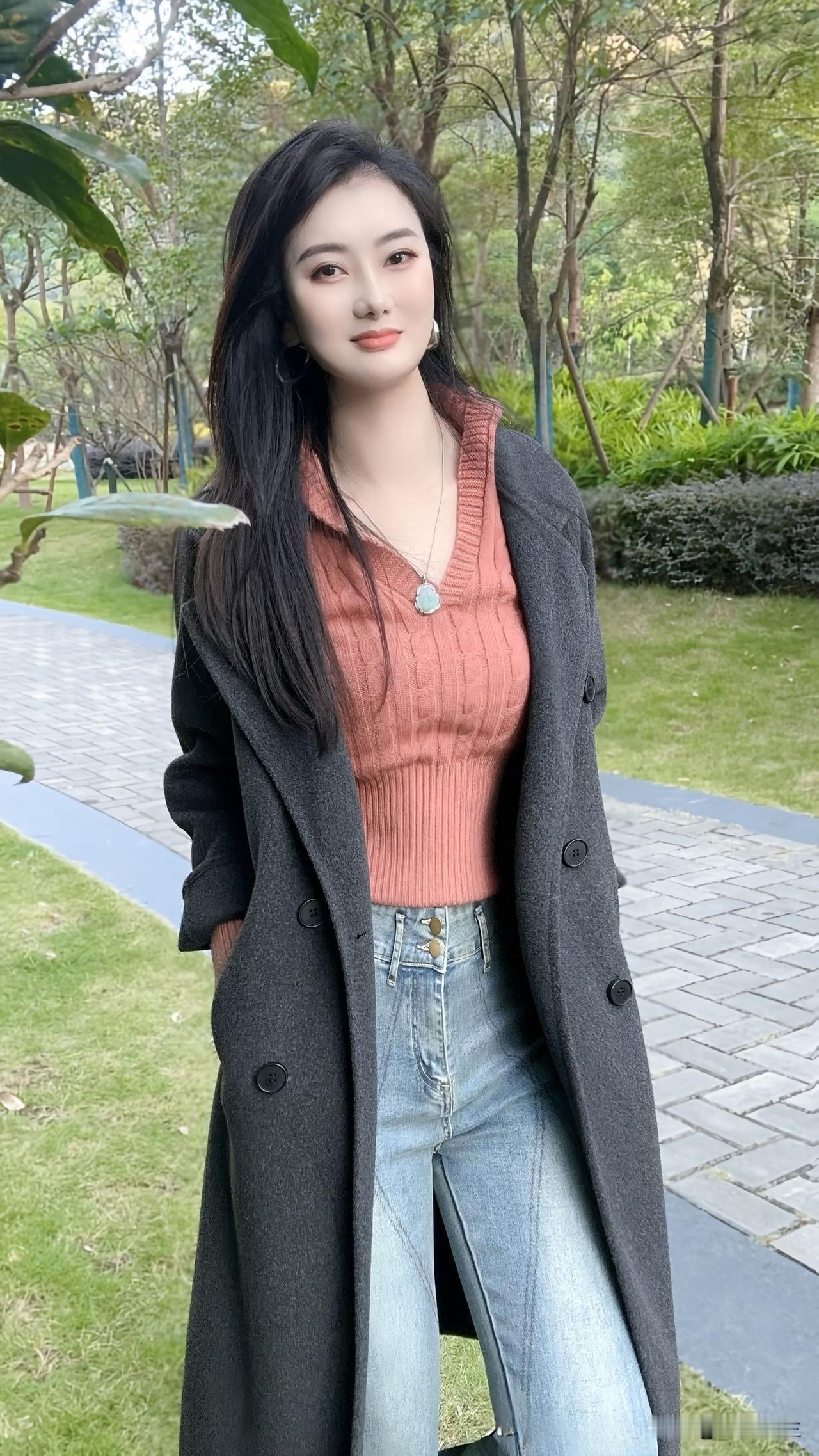 人不必每时每刻都感到幸福
大多数时候能平静生活也挺满足
去哪里都好
只要顺应生命