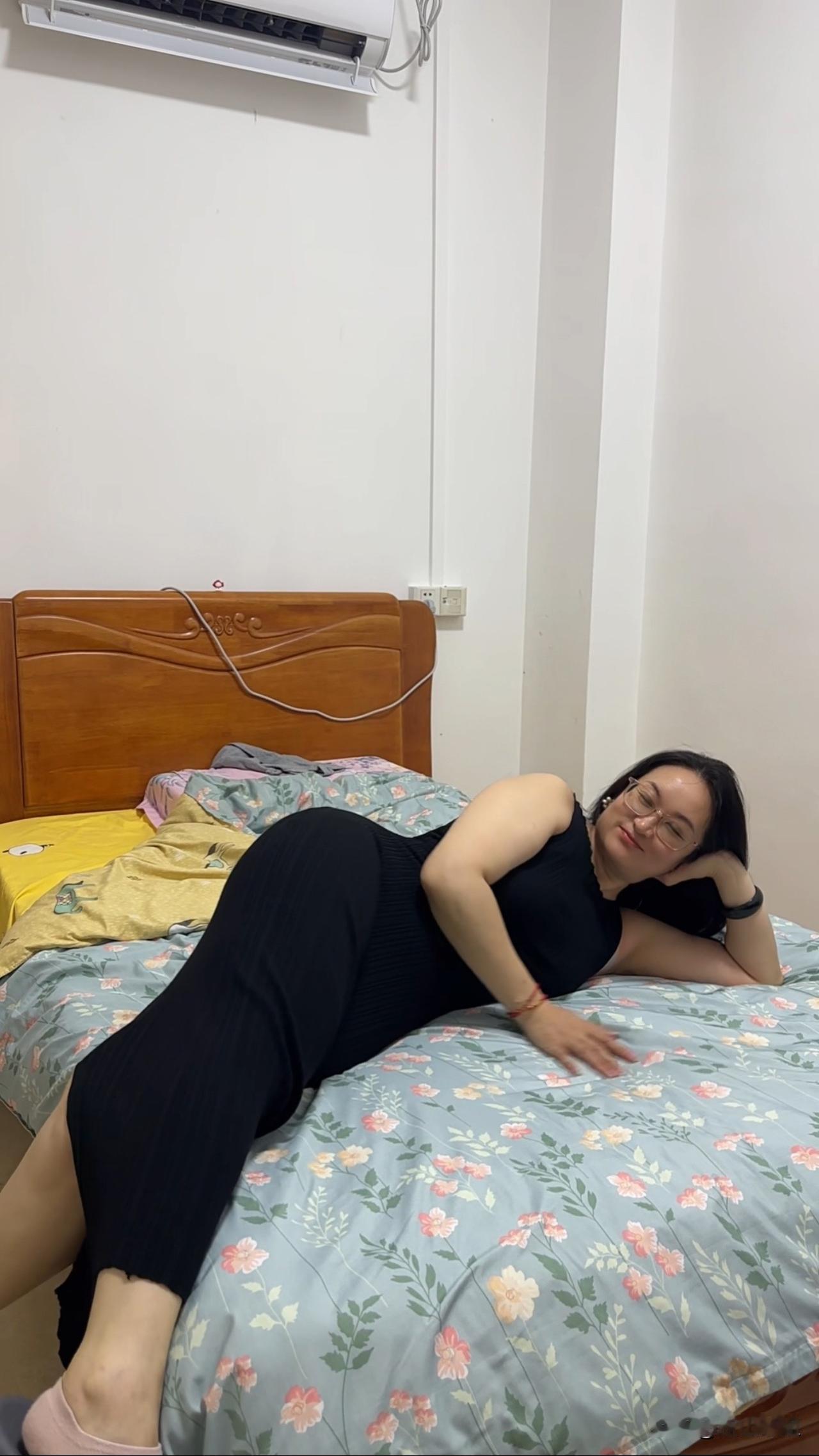 这是我做项目这么久，工作环境和宿舍环境算是比较好的，最好就是之前一个人住一间公寓