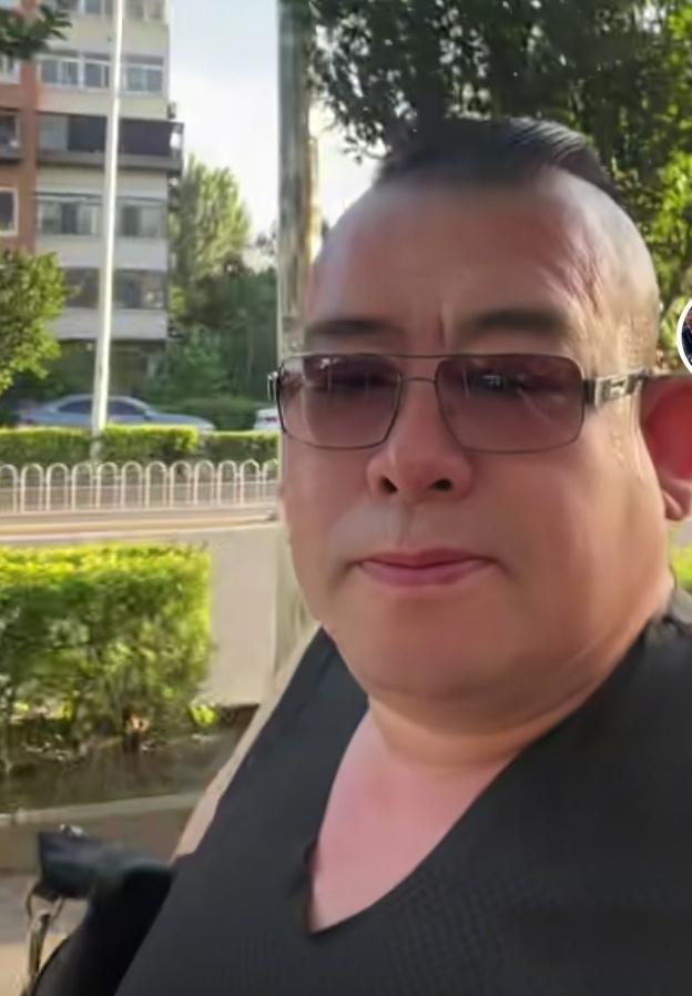 津门网红界风云再起，一名网红要找另一名网红要九万，原因是大网红被曝曾借过一笔钱。