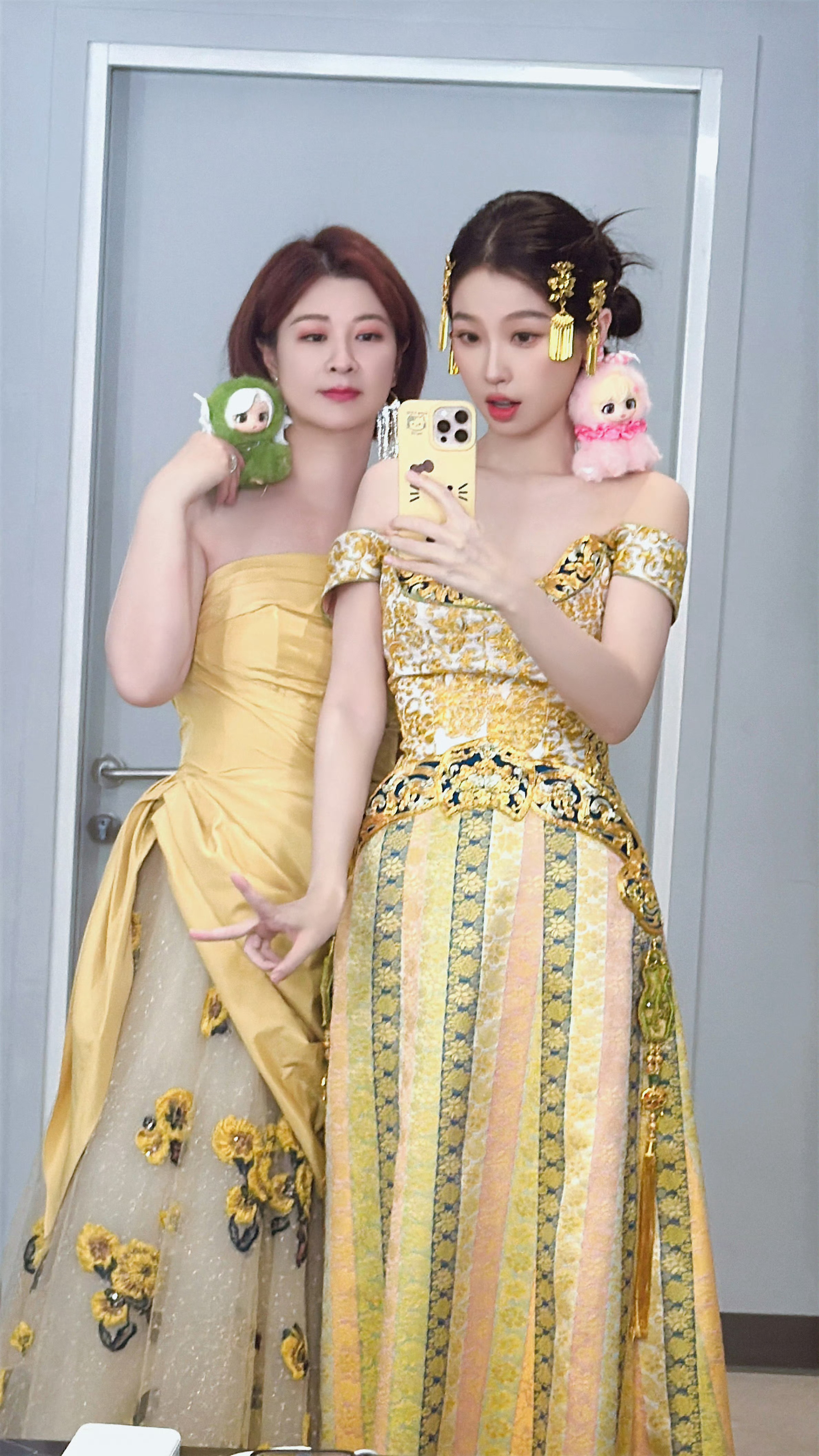 虞书欣姜暮 成功女企业家必备vivistar～(⁎⁍̴̛ᴗ⁍̴̛⁎)虞书欣