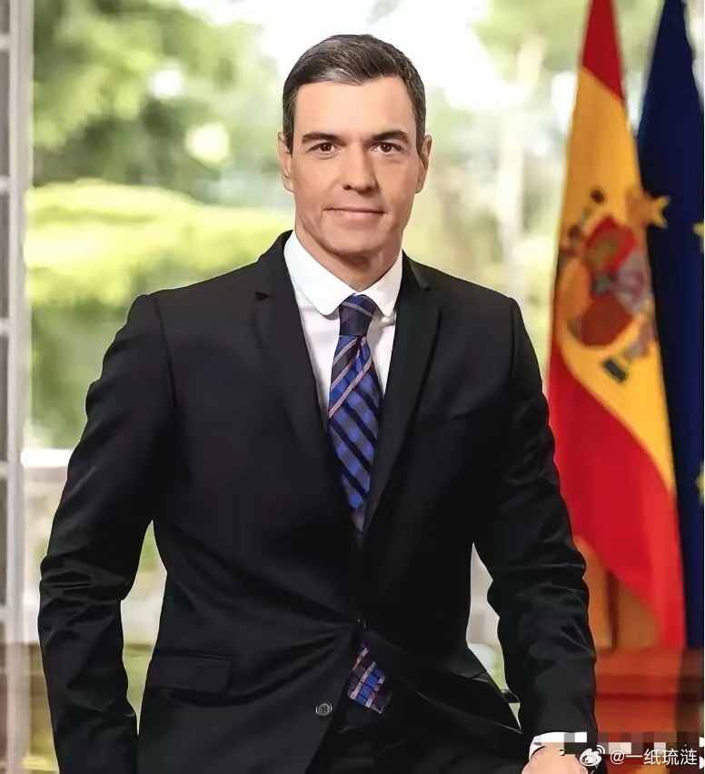 他长得帅，气场也很足，他不以颜值取胜，而是以原则取胜，他就是西班牙首相桑切斯。他