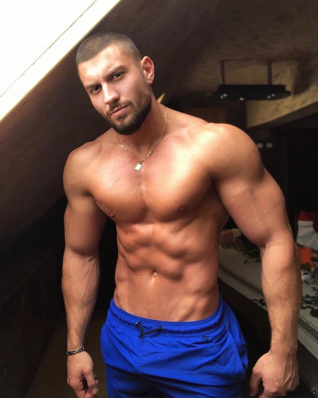 【MUSCLE】() 
