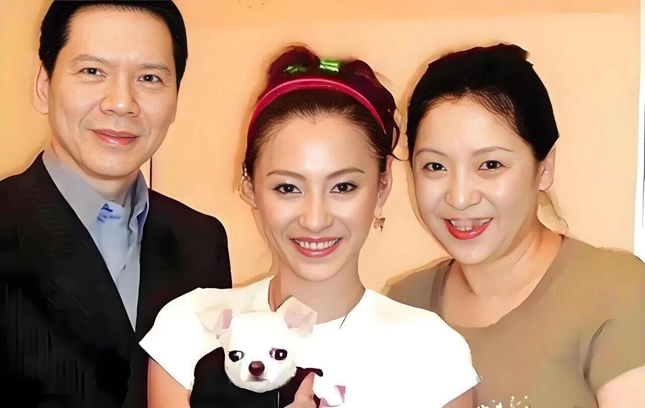 向太和张柏芝当初好得跟亲母女似的，最后闹到老死不相往来，说白了就是 “捧得有多高