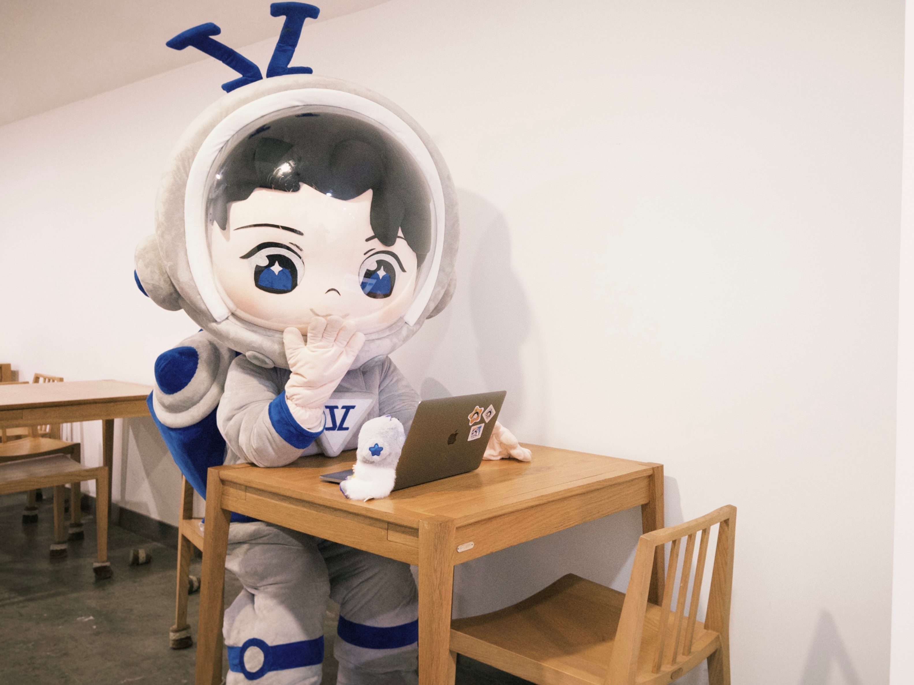 一想到给爸爸策划了什么就想偷笑