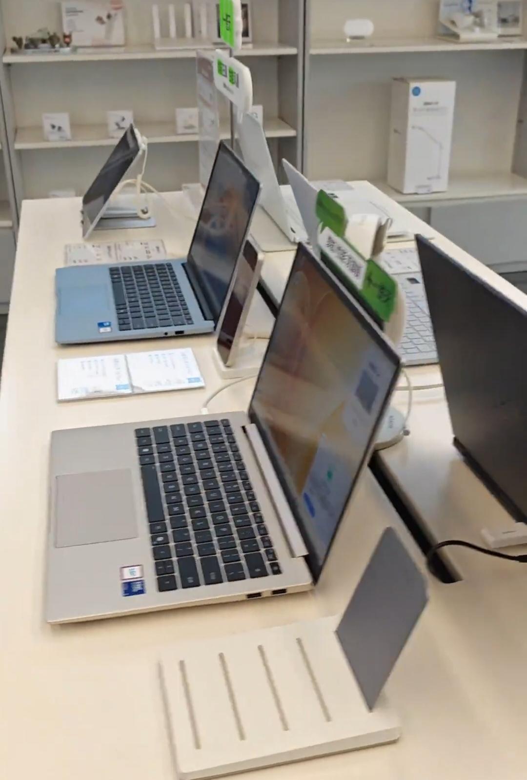 荣耀终于对游戏本下手了，荣耀首款游戏本HONOR WIN颜值+质感直冲天花板，看