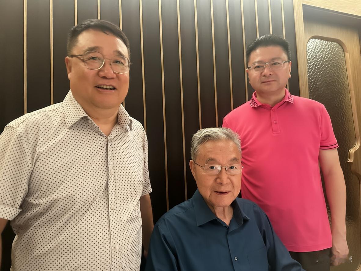 王连生，老领导
今日有幸重逢老领导、老局长、原董事长王连生先生。老人家已届九旬，