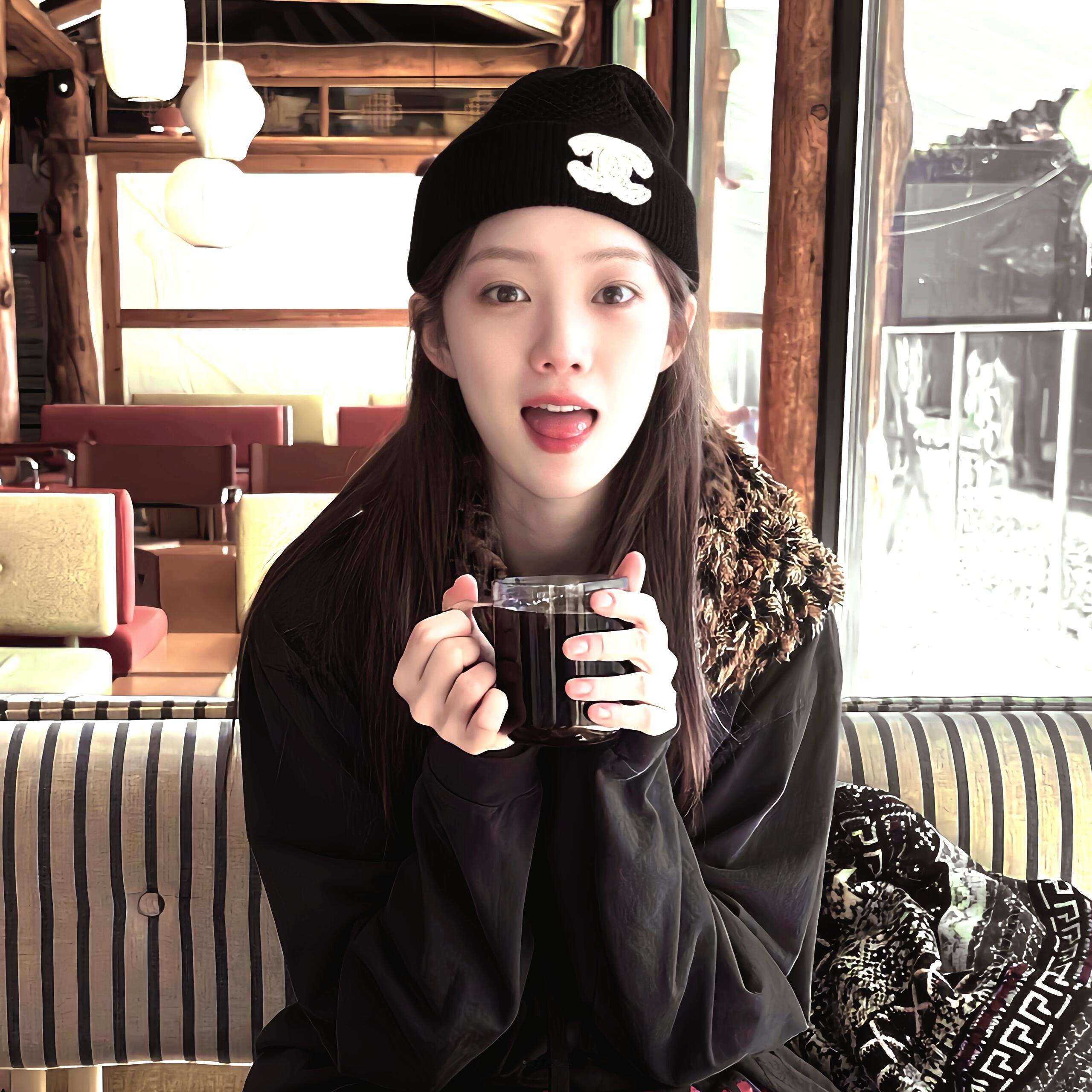-𝐒𝐇𝐀𝐑𝐄｜李圣经头像背景图搭配 ⸝⸝🐈꙳🧺◟🕰️。 