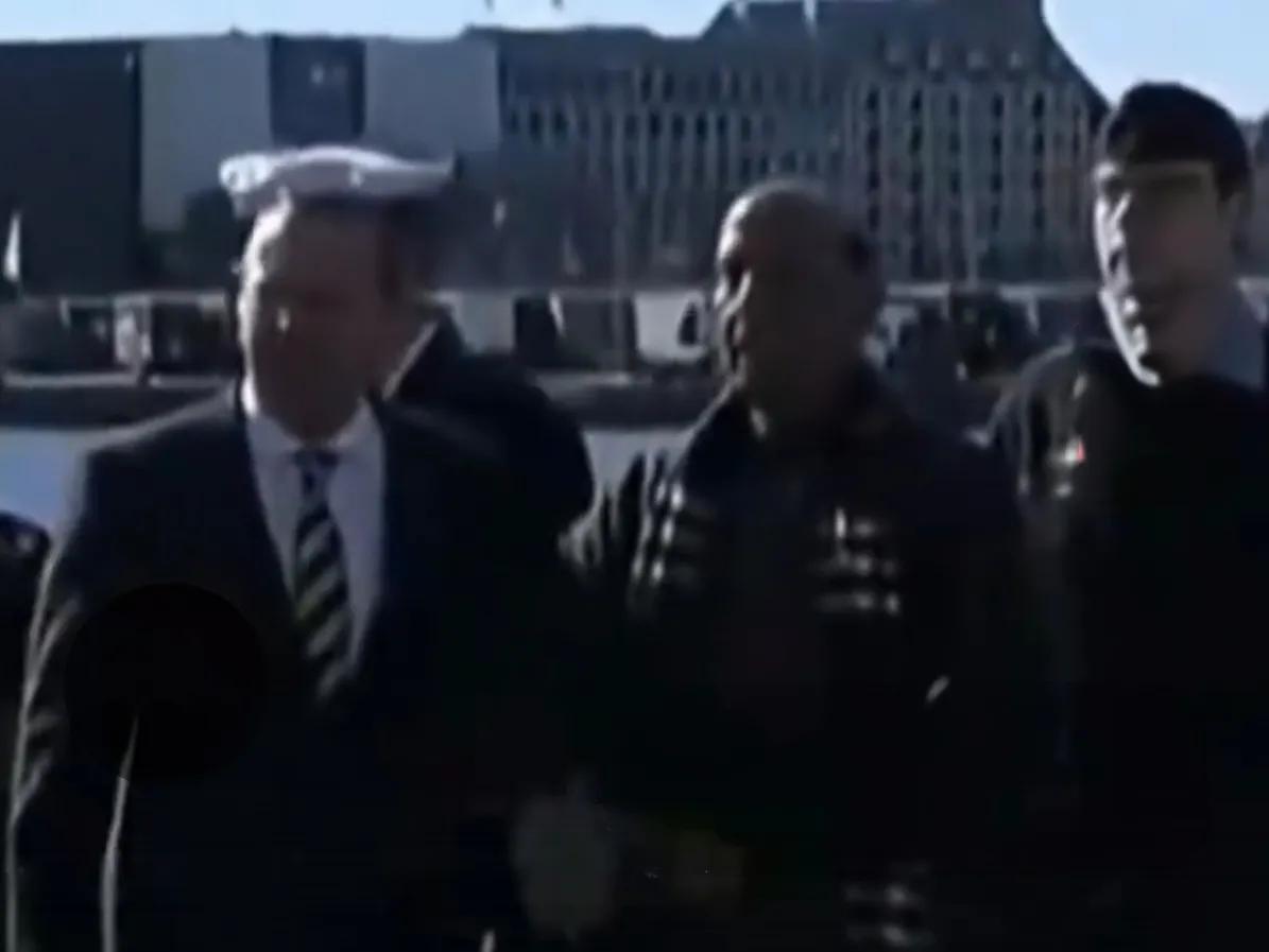 辛格在德国潜艇上出丑，估计这桩生意要黄！

这事儿确实挺尴尬的，不过要说这桩80