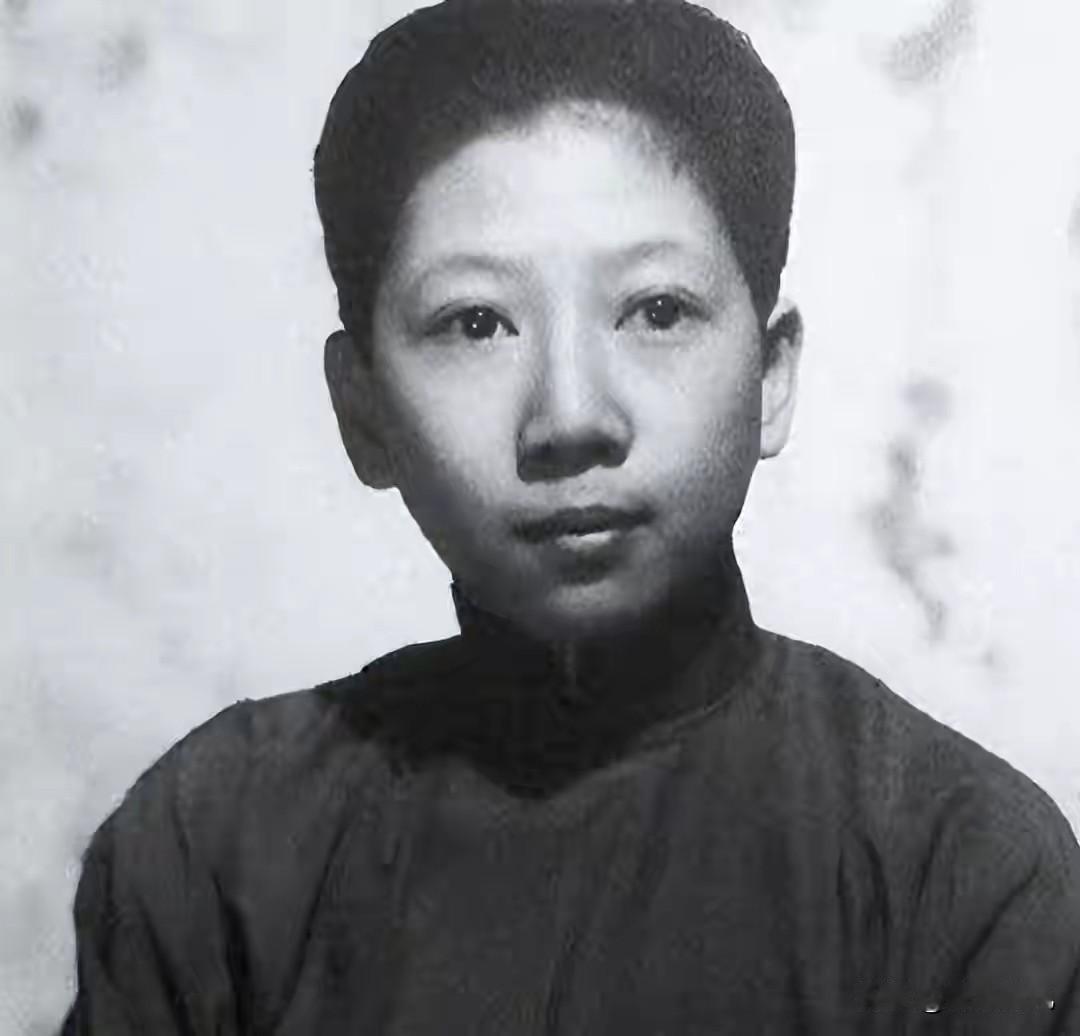 94年孔令伟患癌去世，死前偷转1.2亿资产，葬礼上宋美龄掩面痛哭
 
说起这位孔