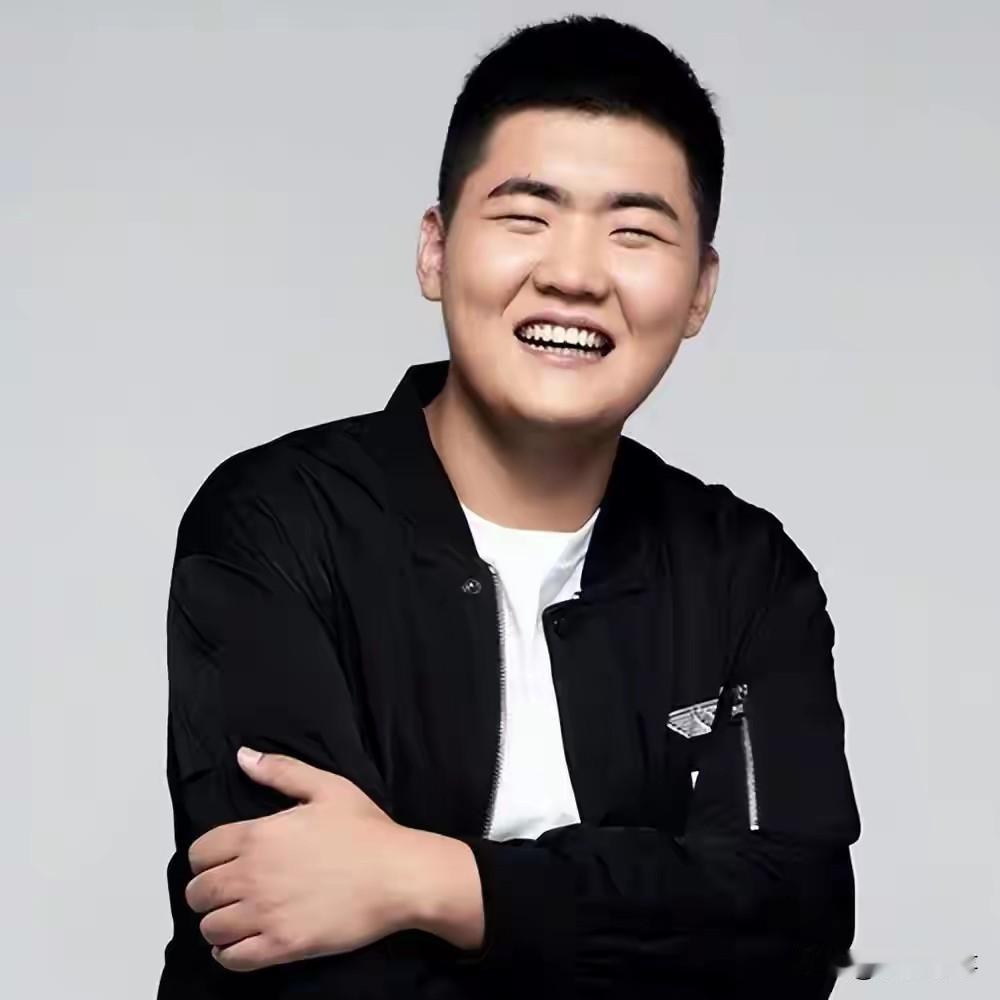 娱乐圈也太现实了！
闫学晶的儿子林傲霏，现在直接全面停工，戏一部接一部黄掉，连稳