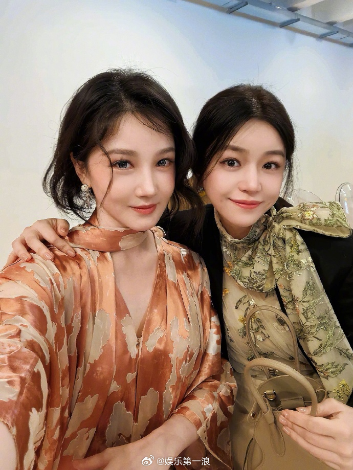 陈妍希陈小芸合照陈妍希陈小芸自拍 梦回《狙击蝴蝶》！ 