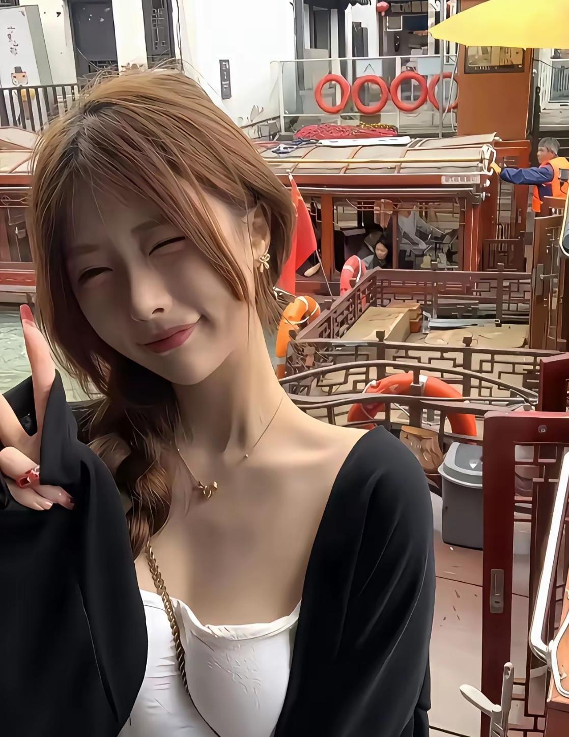 面对外围股市冲天的利好，股市今天竟然又再次走出了高开低走的老套路。这太有点不可思