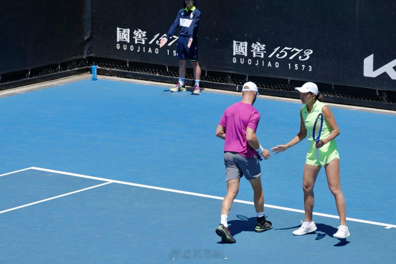 澳网2026 混双赛场，🇨🇳张帅/普埃茨以6-4 7-6(3)淘汰梅里查尔/