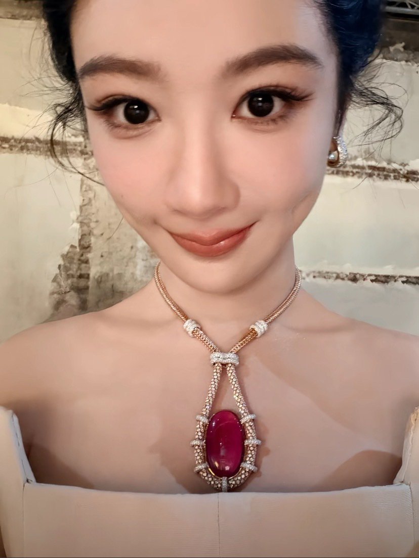 杨紫  yz杨紫董竹君yz杨紫玉兰花开君再来那我就是摄像头会对焦而主角是你永远是