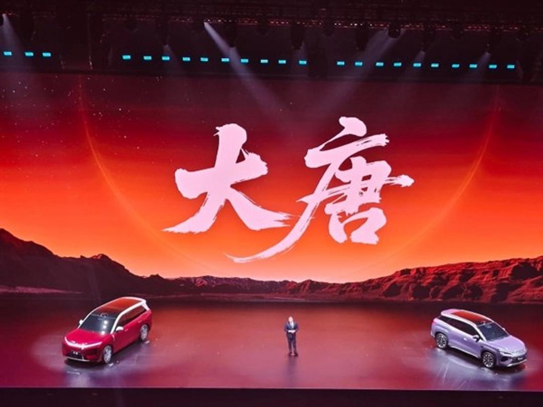 兆瓦闪充配上950公里续航，比亚迪这次确实是把天捅了个窟窿。

3月5号的发布会