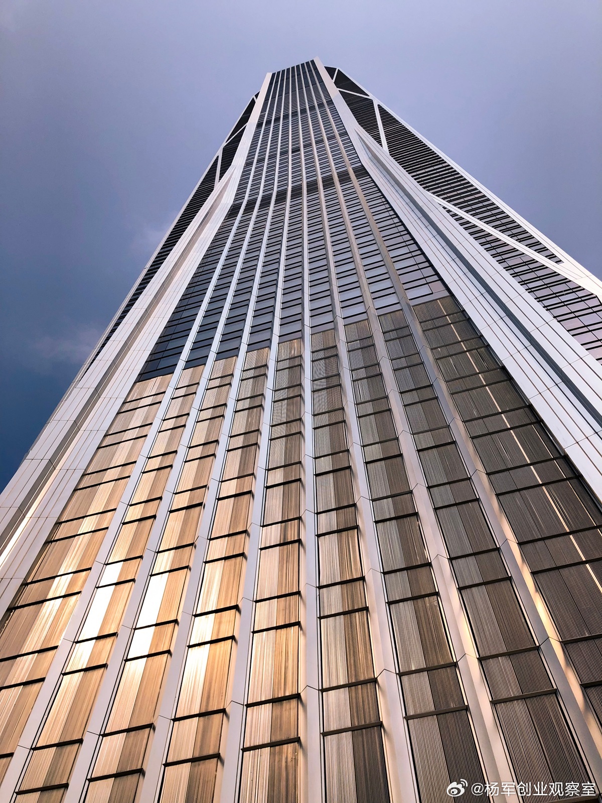 静态的组织结构，是增长最大的隐形杀手。看看那些成功穿越周期的企业，都在做一件事：