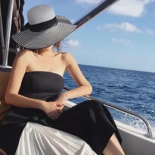 我才19岁就因为钱，把自己活成了自己厌恶的样子，未来的日子我感觉很迷茫，每天都在