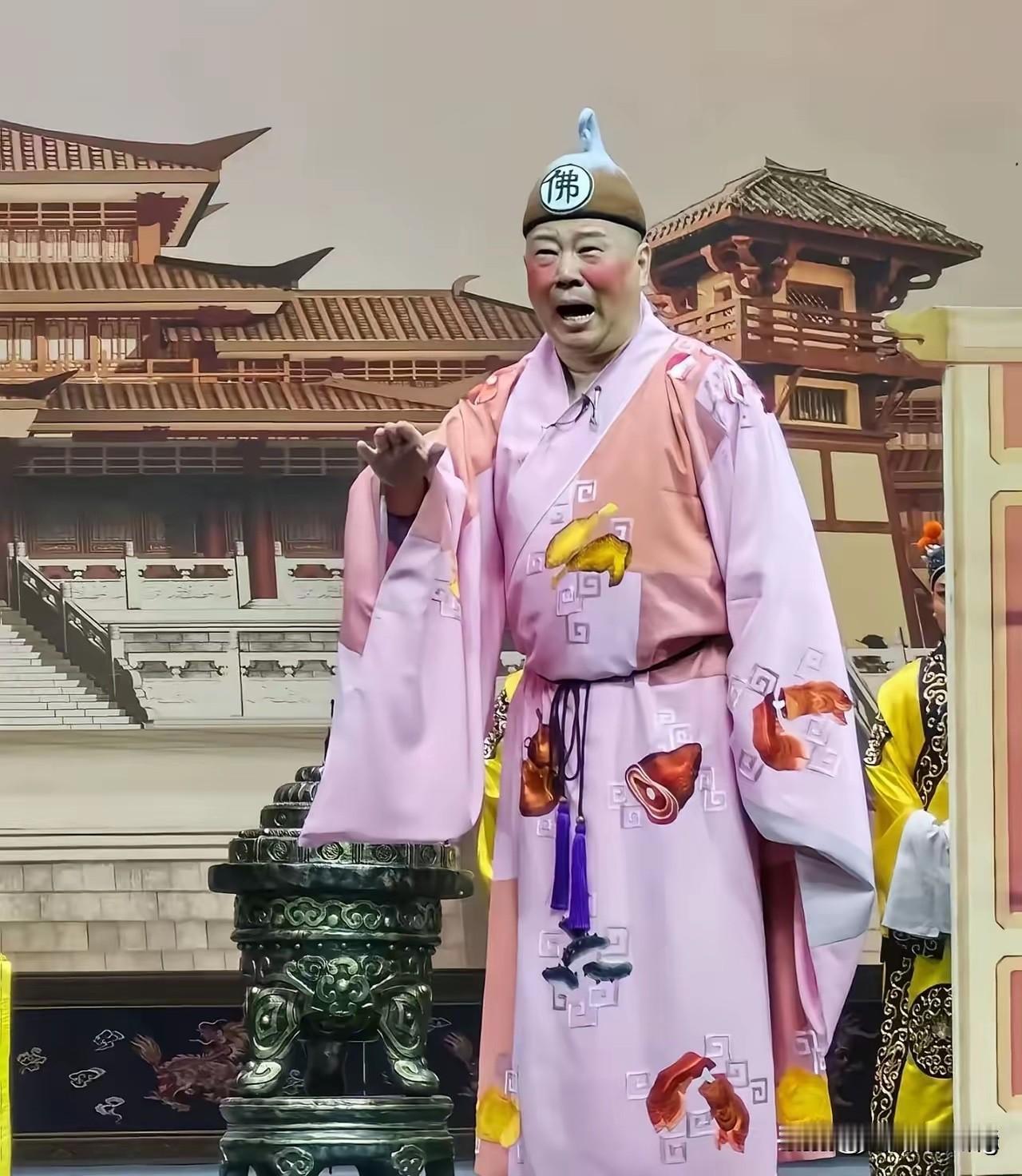 我有种很深的感受，这次风波最值得琢磨的，并不是改编曲目这件事本身，而是郭德纲一反