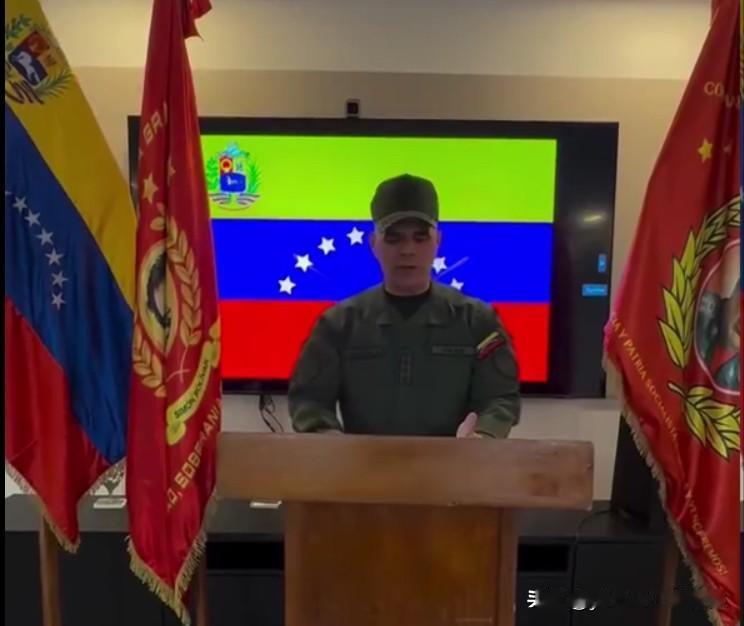 特朗普在他的“真实社交”平台发文声称，美特种部队已经抓住了马杜罗夫妇并将他们掳走