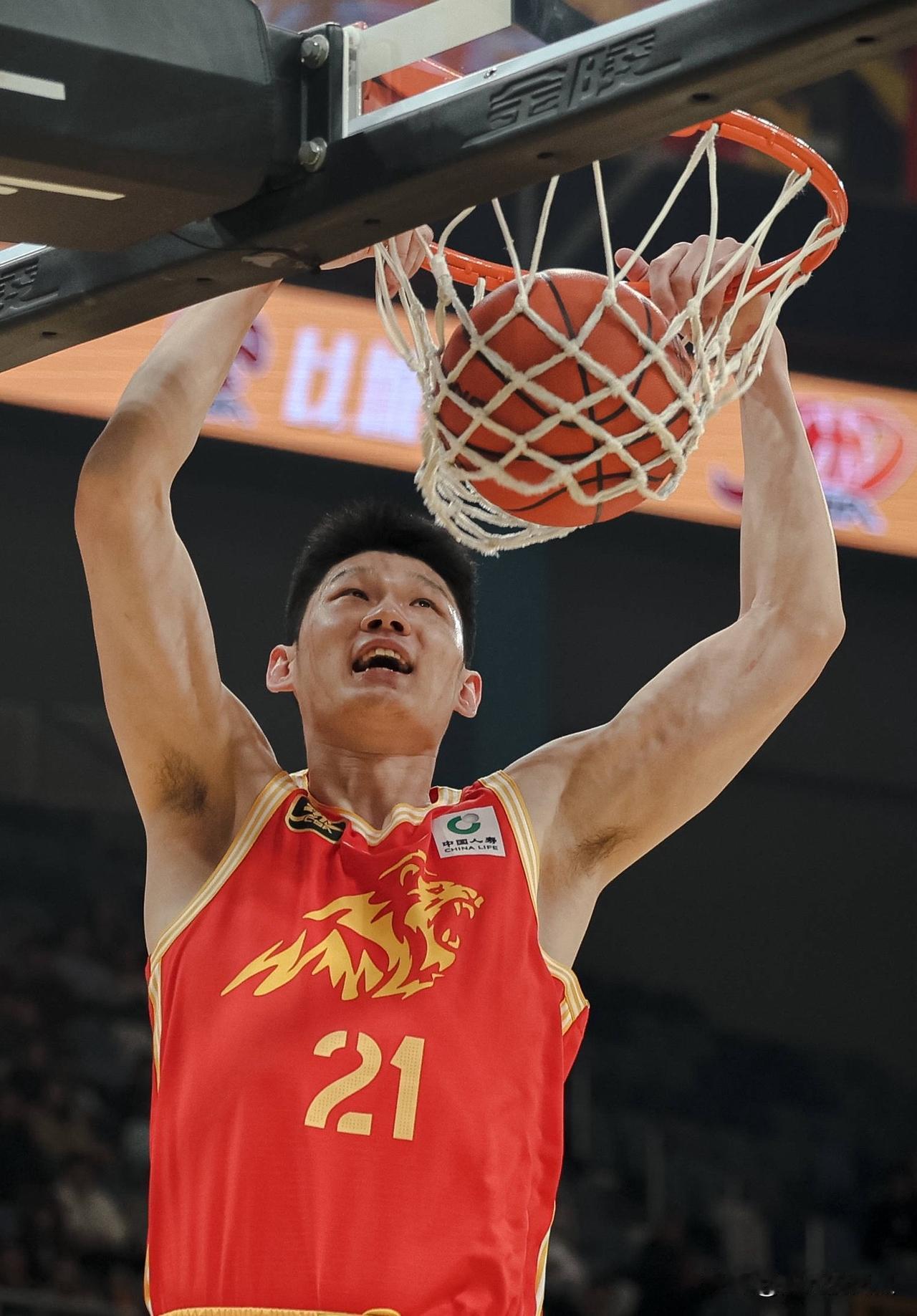 今年的常规赛跟去年比，胜场多了还是少了？胜率提高了还是降低了？
2024~25赛