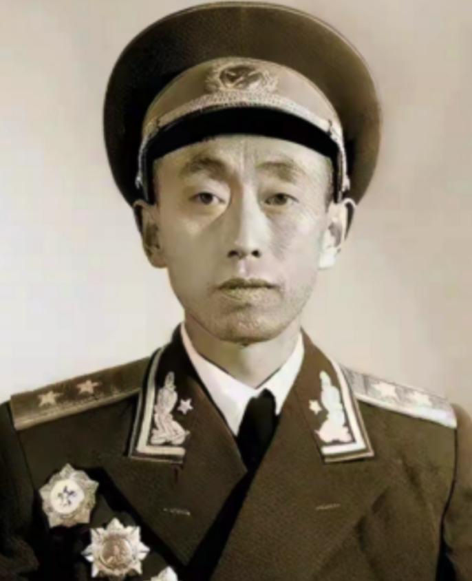 1983年，一位西路军老兵在医院看大门的时候，没招谁没惹谁，居然被人活活打死了，