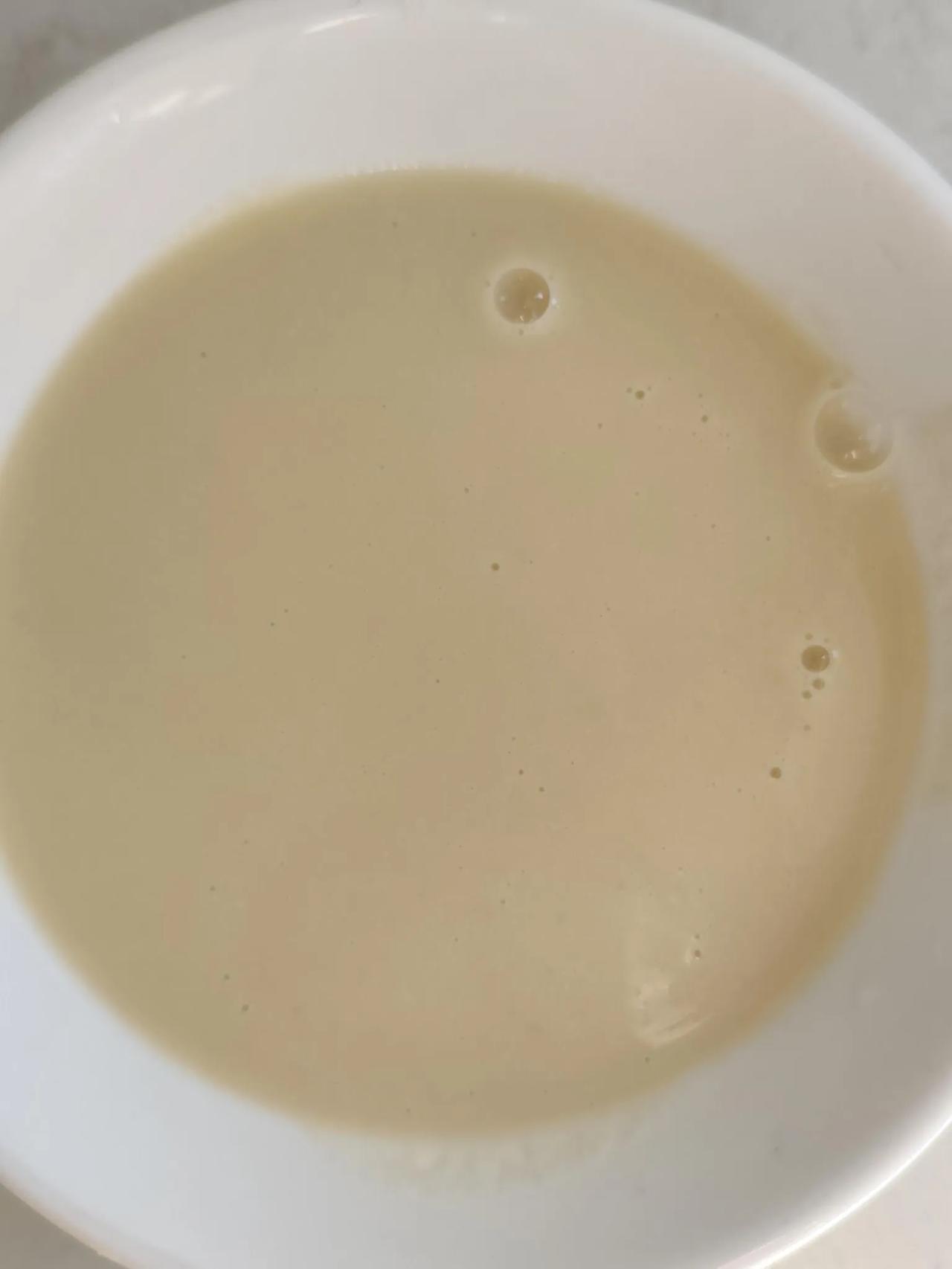 就说怎么外面的豆浆好喝
黄豆要先去煮熟再去搅拌机滋滋滋 才好吃 黄豆煮20分钟 