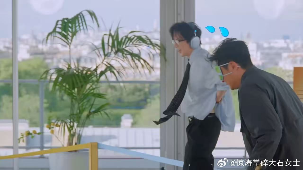 李乃文靠喘声抓住刘宇宁 别人躲藏靠隐蔽，刘宇宁躲藏靠憋气。可惜体力不允许，喘气声