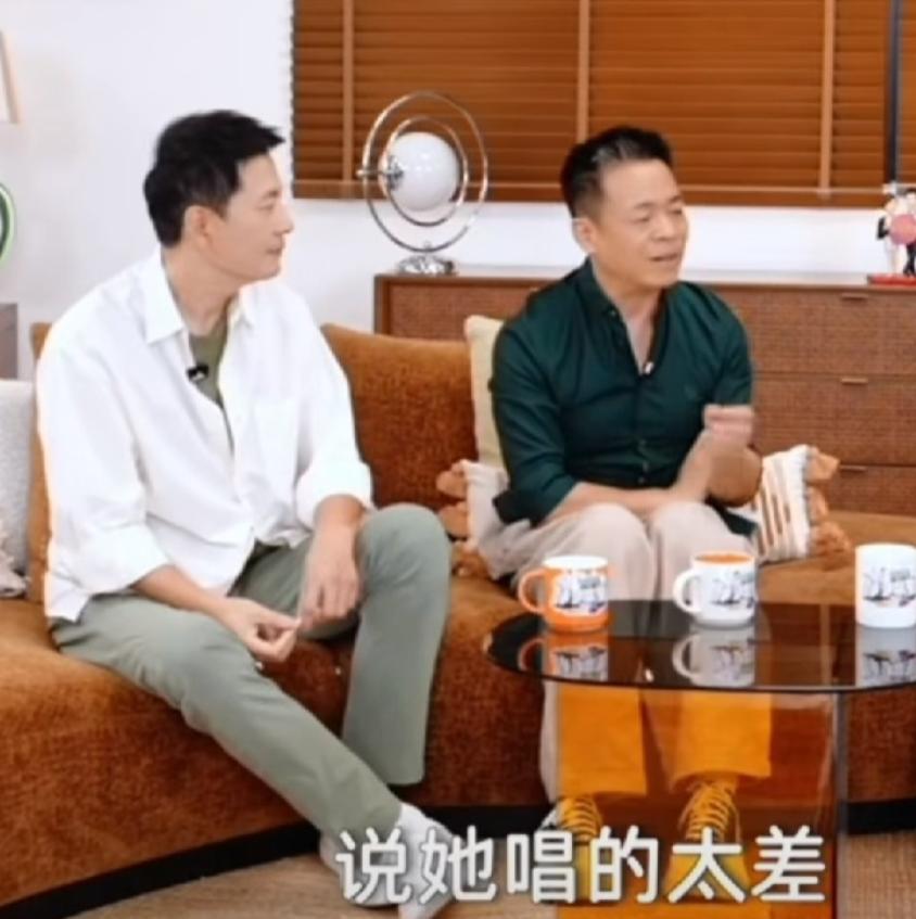 6月17日，天后王菲，又冲上了热搜——"我跟你说，我真替王菲委屈得慌！"
孙浩对