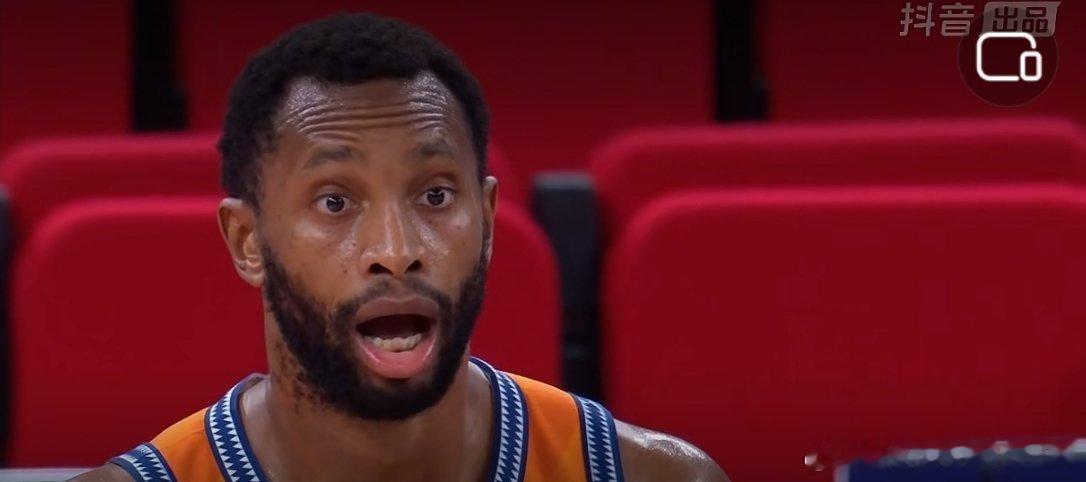 弗格一被吹犯规老惊讶了😧 