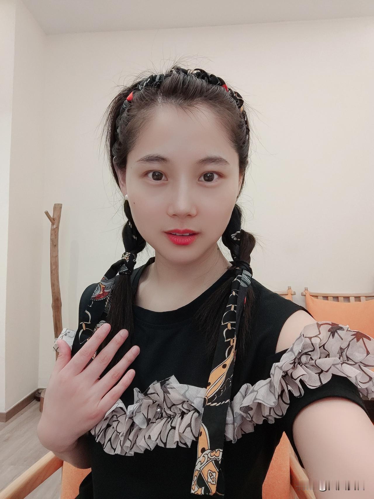 现在的自己，感觉内心还是很简单，真的很简单，简单到无语😒😒😒😒😒