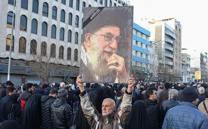 有观点说哈梅内伊是故意殉道，不得不说这观点太肤浅，哈梅内伊作为一个执掌伊朗36年