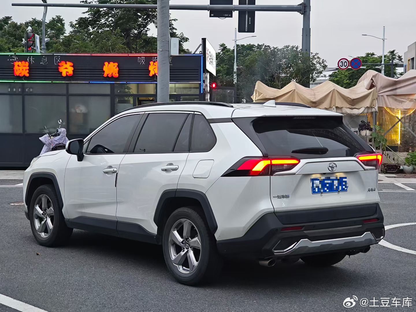 最新拿下好精神的丰田RAV4仅仅2.8万公里2022年 两驱 风尚版原漆 0出险