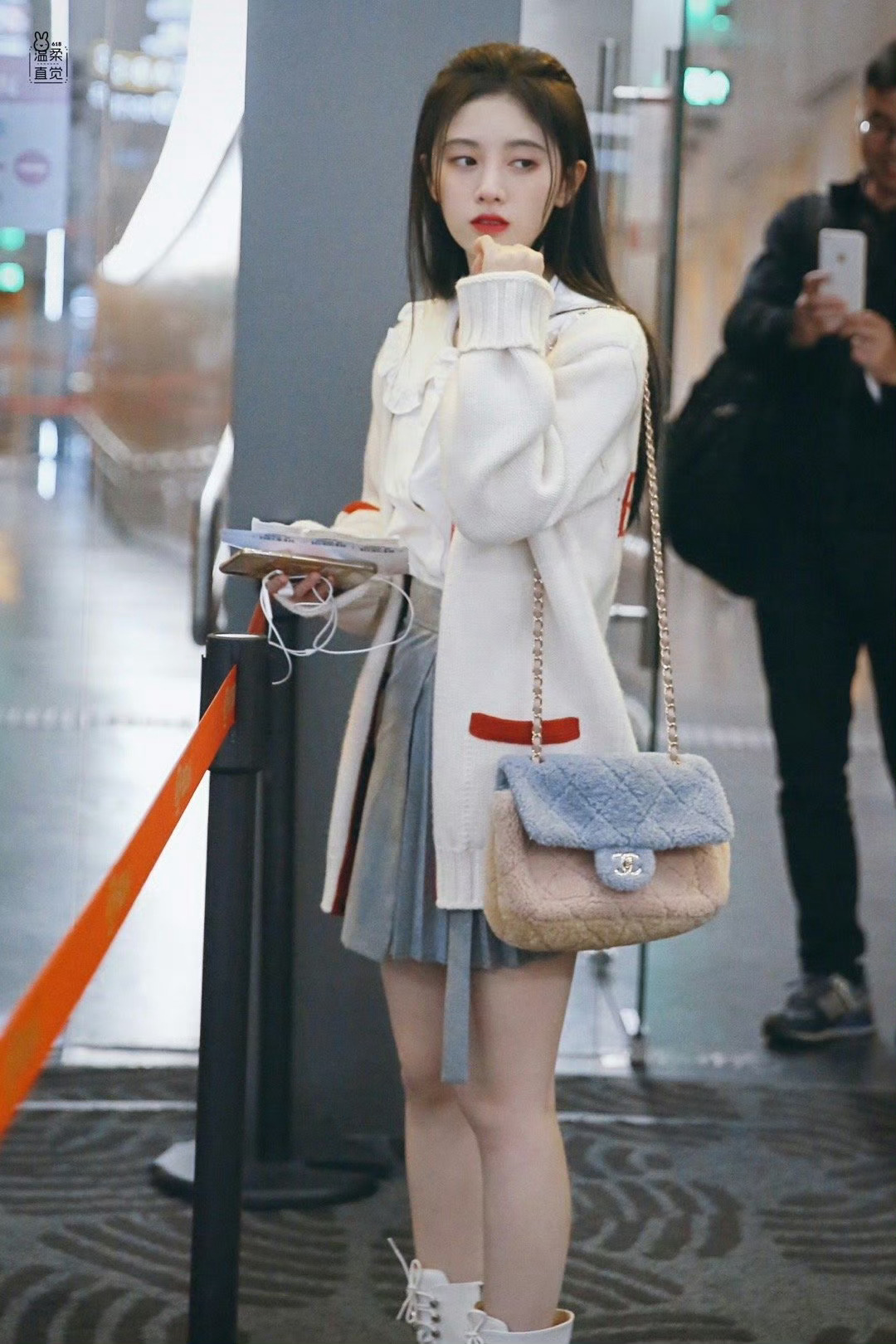 jjy鞠婧祎jjy鞠婧祎苏绿夏“把爱意藏匿于花苞，绽放在心底” 𝓗𝒾𝒹𝓮