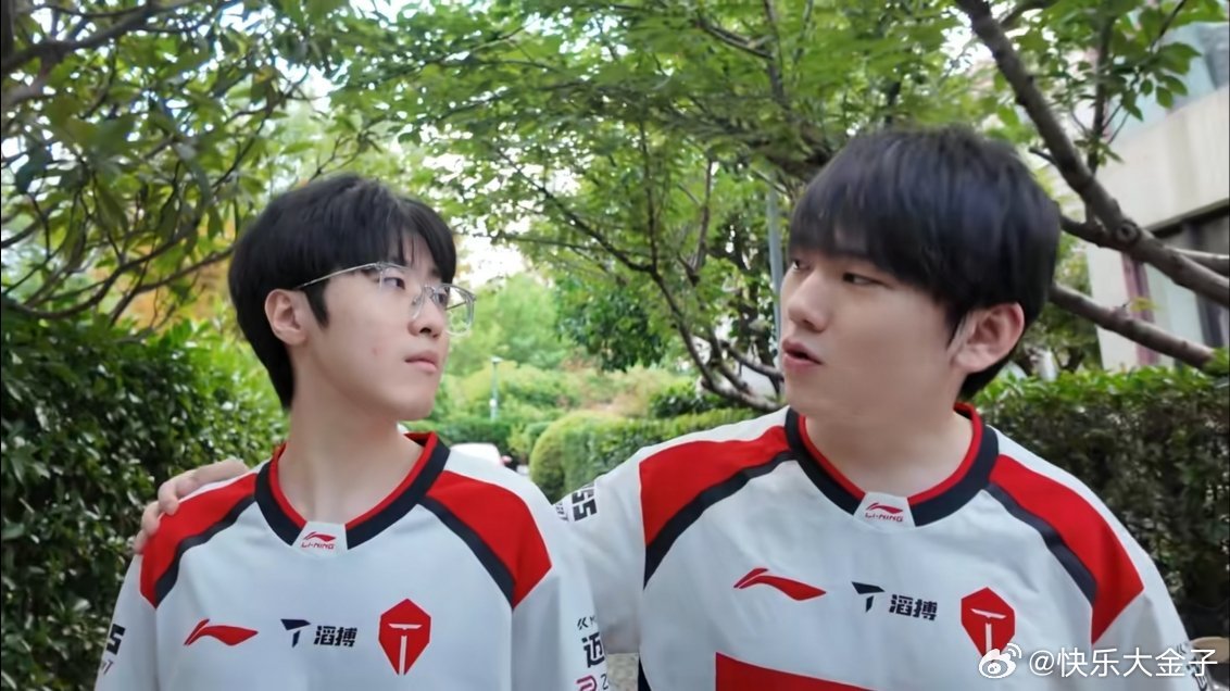Zhuo哥的🍑装已经穿上了。tes对战weTOP_ESPORTS