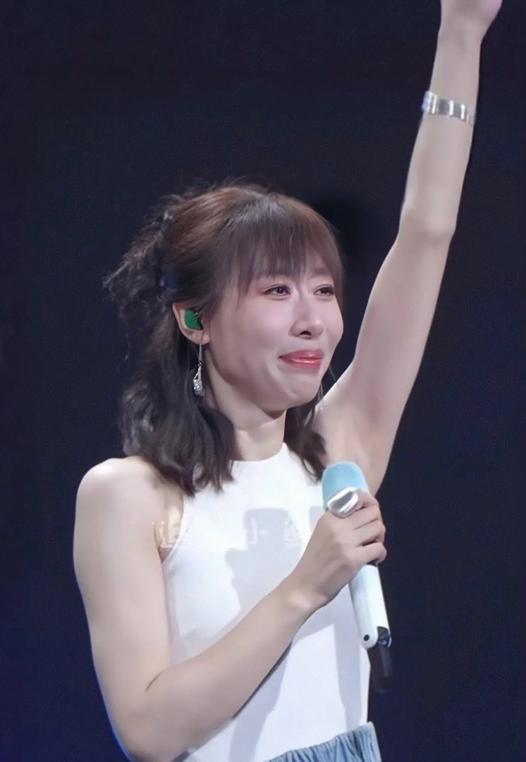 演唱会后的第三天还是想为喜欢的任素汐写点文字在她38岁的这一年在她演员主业被提名