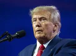 美国现在最急着干的，其实不是在格陵兰升起星条旗，而是先把中国和俄罗斯挡在门外。