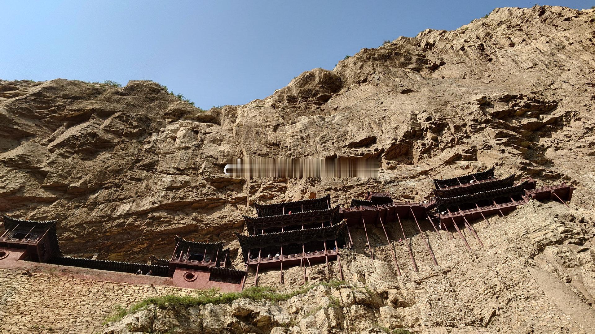 山西悬空寺启用人脸识别  6月2日起恒山悬空寺登临票线上购票试运行人脸识别，同行
