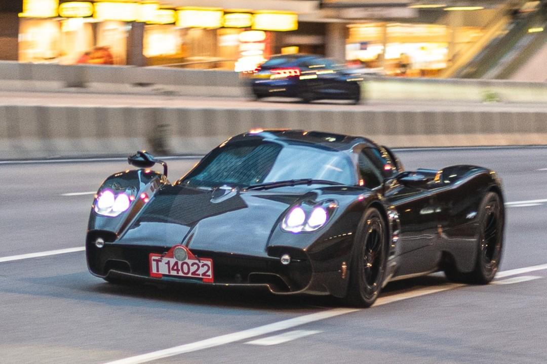 香港🇭🇰街头惊现首台交付的Pagani Utopia