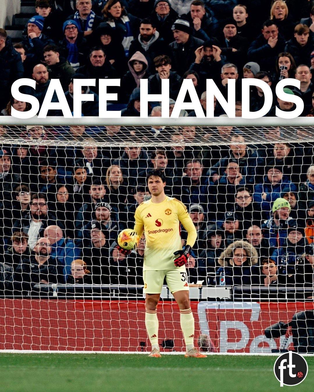 如果曼联现在还是那个奥纳纳守门，昨天别说赢球，不输个1:4都算谢谢他[呲牙]