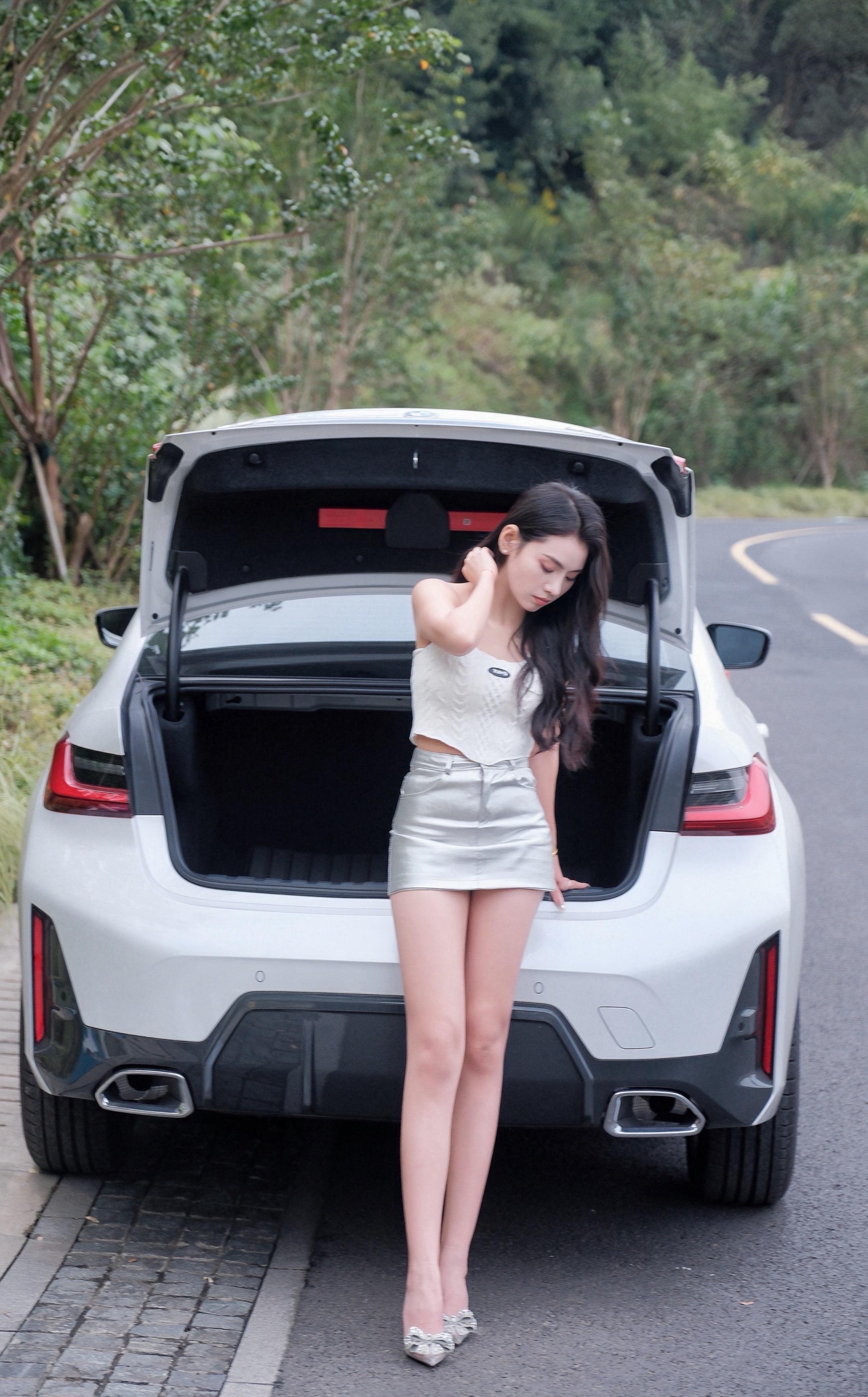 中了生万物的毒，世界那么大，有人给你难堪，有人给你解围，有人欺你如泥...