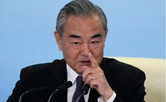 中国外交部正式宣布

1月26日，据中国外交部网站文告：中国高层与伊合组织秘书长