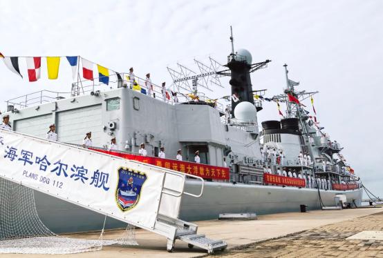 身为国产第二代导弹驱逐舰的开山之作、在新中国造舰史和海军装备史上有着重要的地位和
