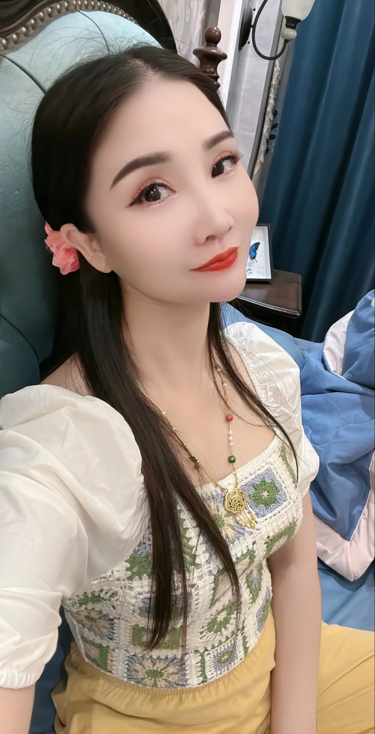 忙碌了一天，终于躺下、此时此刻属于我的时间🤪哇哇哇