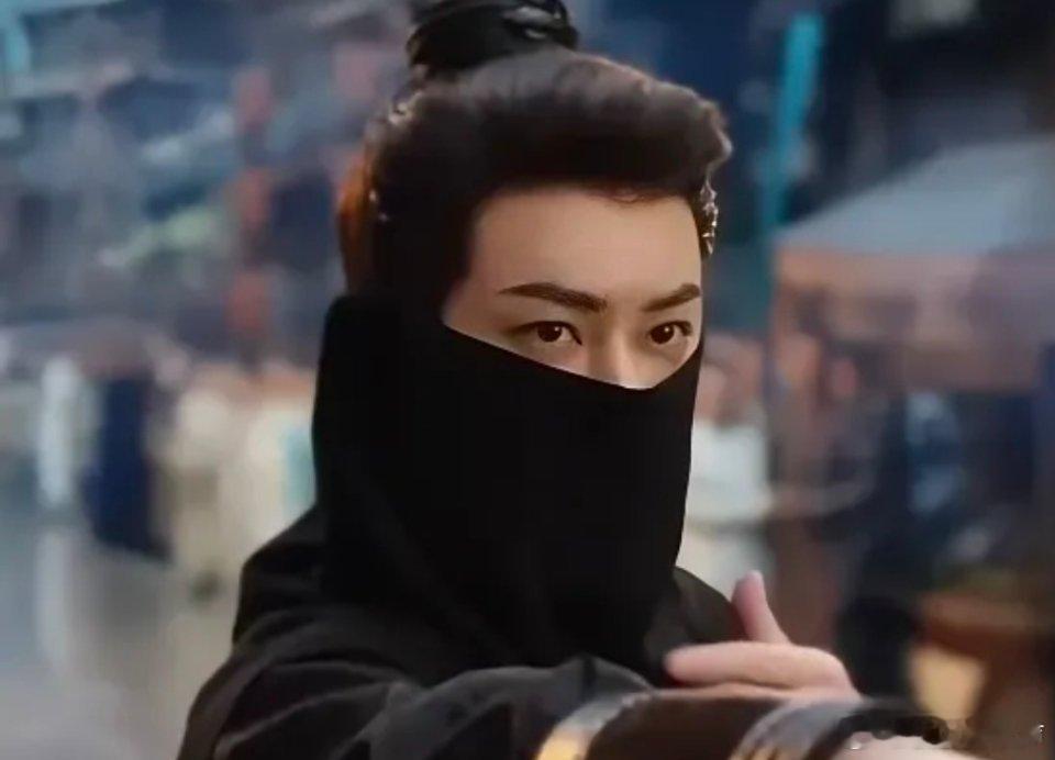 书卷一梦：南珩大婚的消息如风暴般席卷了京城，大街小巷都在热议这场盛大婚礼。而楚归
