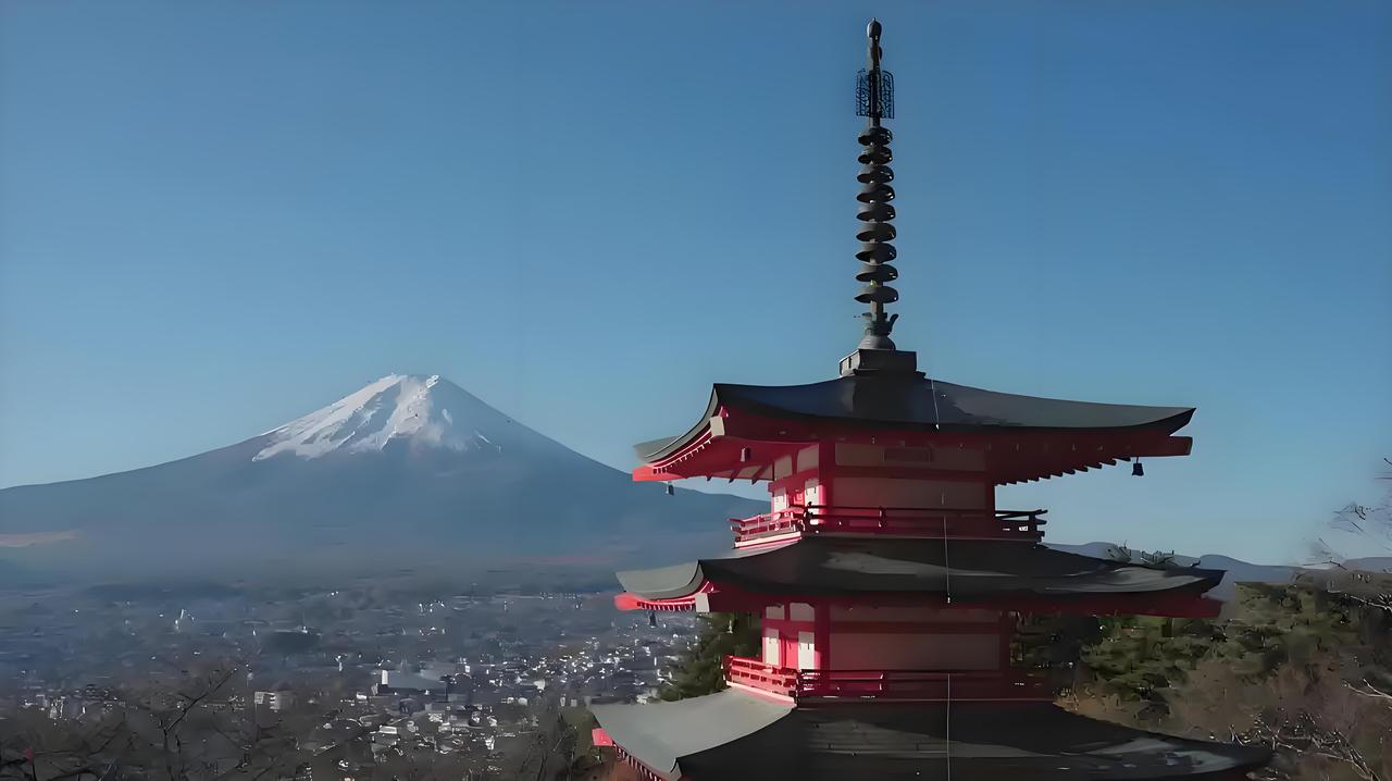 说到日本，当他弱小的时候，他会表现出温顺的一面，暗中积蓄力量。当他强大的时候，那
