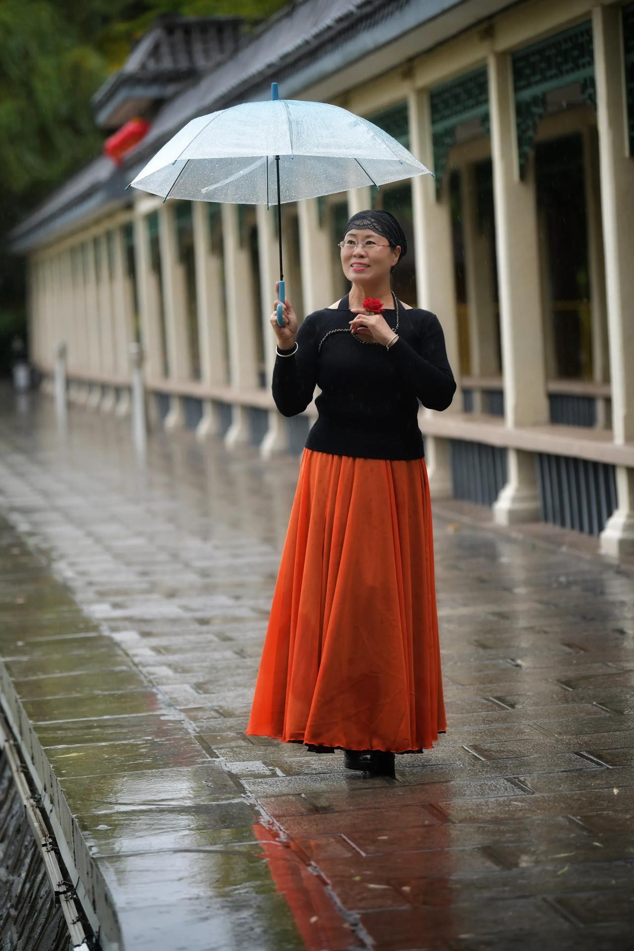 十月你好，九月再见，在秋雨中漫步，拍摄于丛台公园。#晚秋美景抓拍# #我的秋日摄