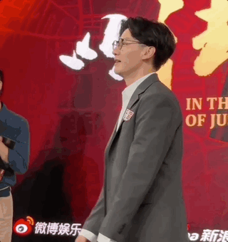 乔振兴死去的白月光突然饭撒 乔振兴在剧里坚持真相不苟言笑，线下是安直接饭撒营业，