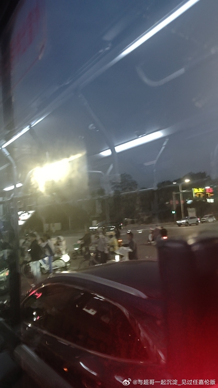 每日一善[超话] 星星点灯 指引迷途之人归航 你的善良 是黑夜中那颗最亮的星辰 